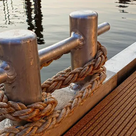 Hausboot Moin Madita In Exklusiver Lage Schleswig Exterior photo