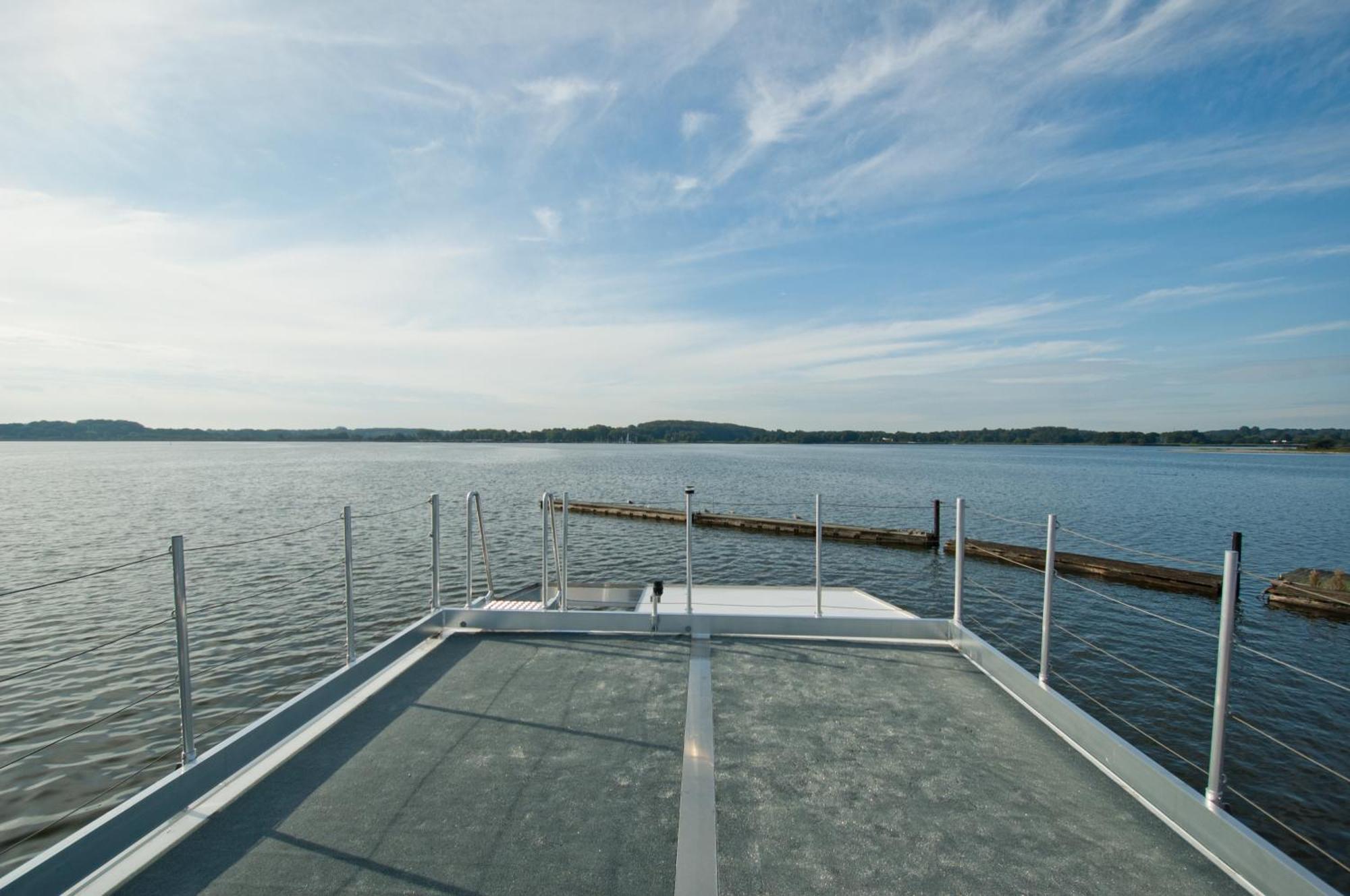Hausboot Moin Madita In Exklusiver Lage Botel *
